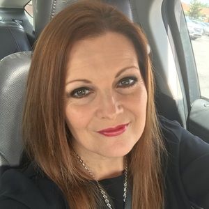 Meet your Posher, Holly